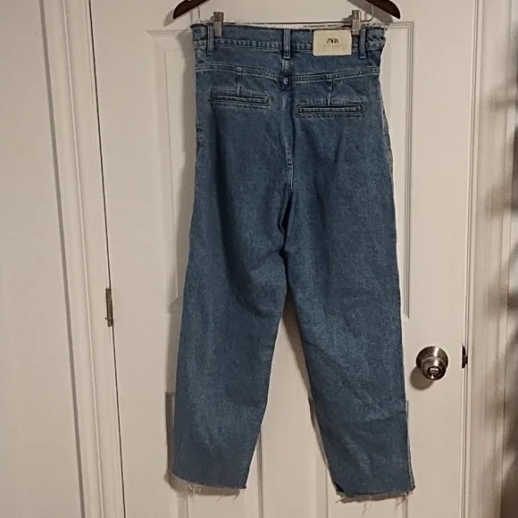 Zara High Rise Jeans - Picture 7 of 8